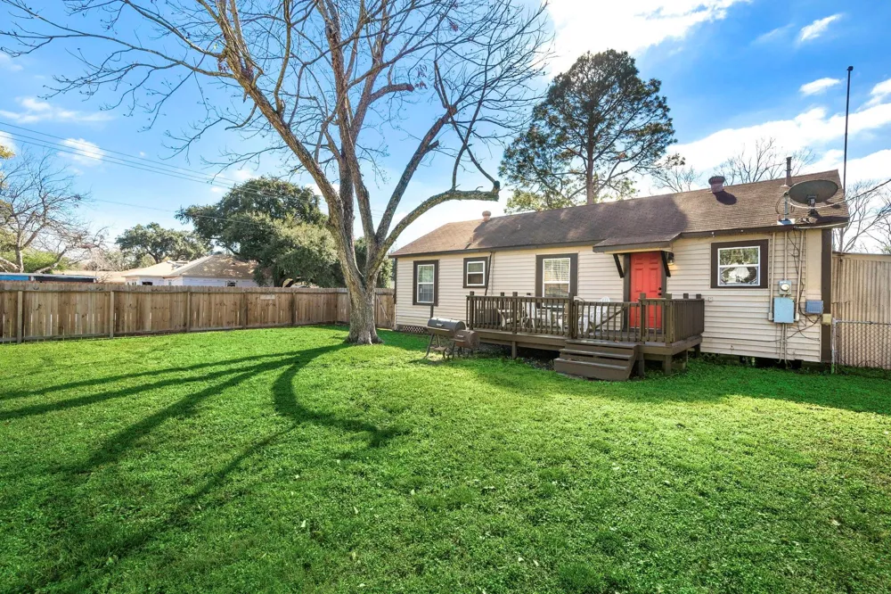 1206 Olive Street Baytown, TX 77520