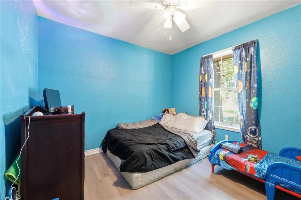 2260 S Timberlane Street Vidor, TX 77662