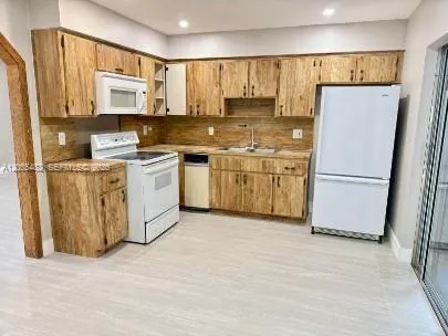 3931 SW 51st St #3933 Dania Beach, FL 33312