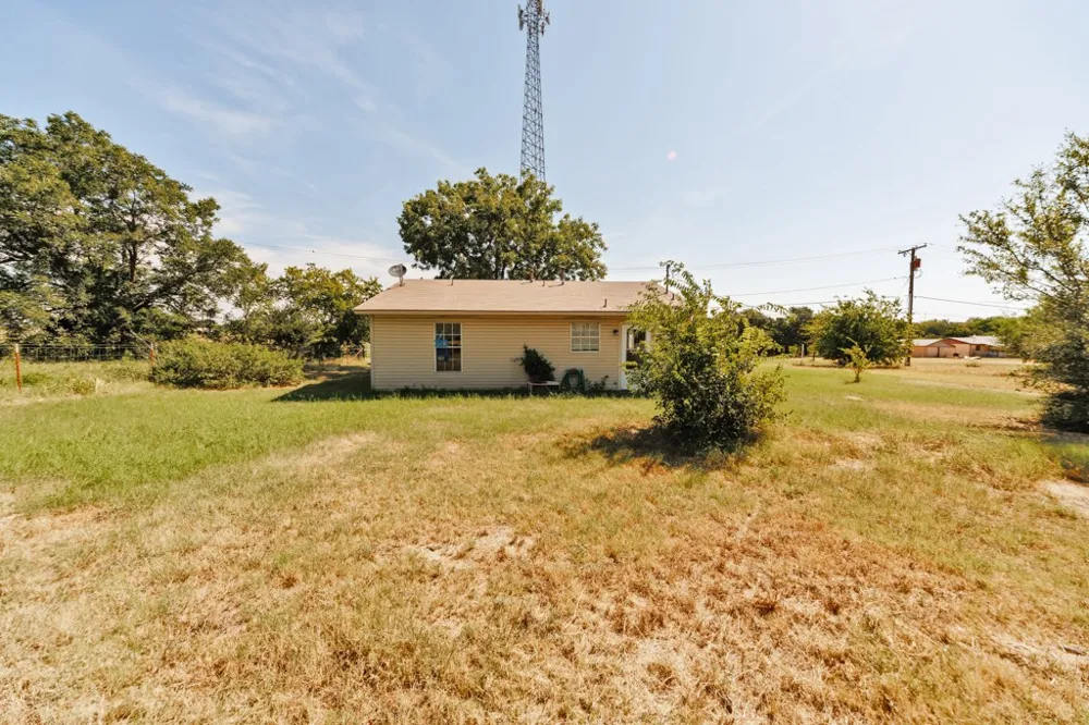 304 Missouri Street Bowie, TX 76230