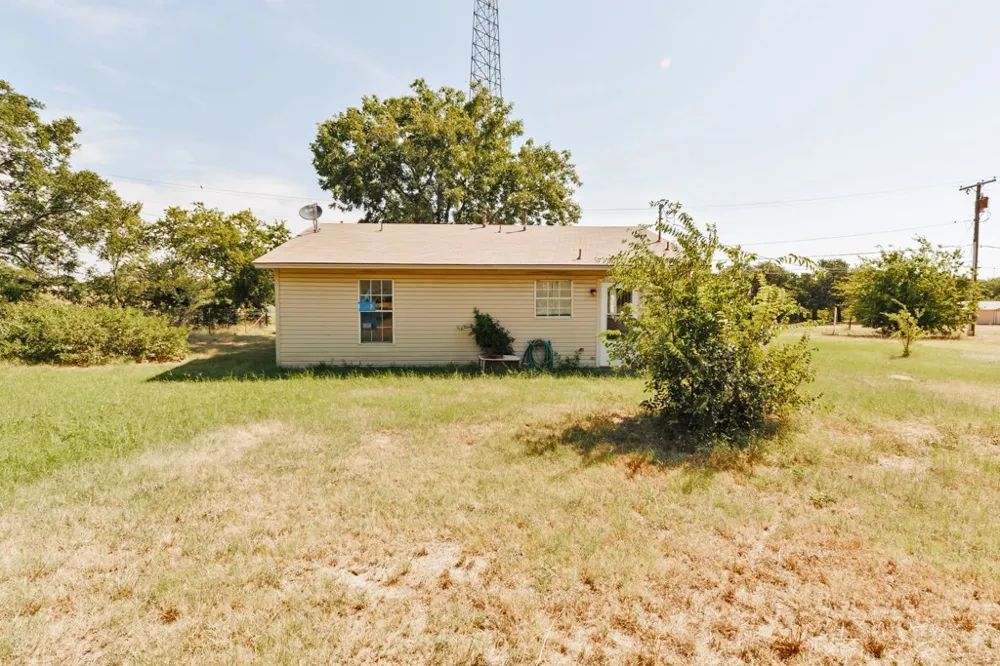 304 Missouri Street Bowie, TX 76230