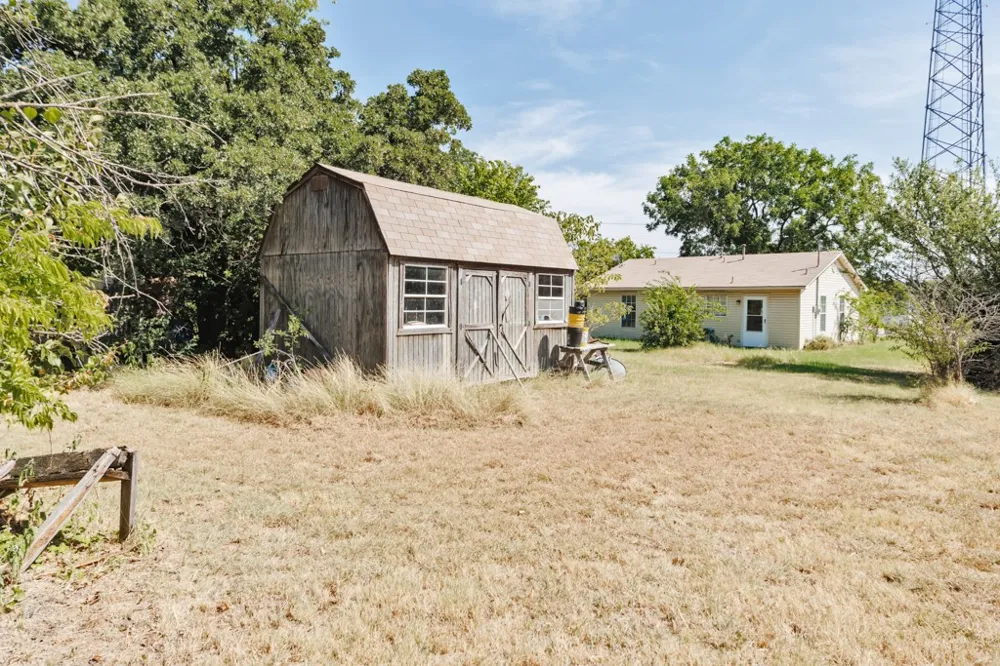 304 Missouri Street Bowie, TX 76230