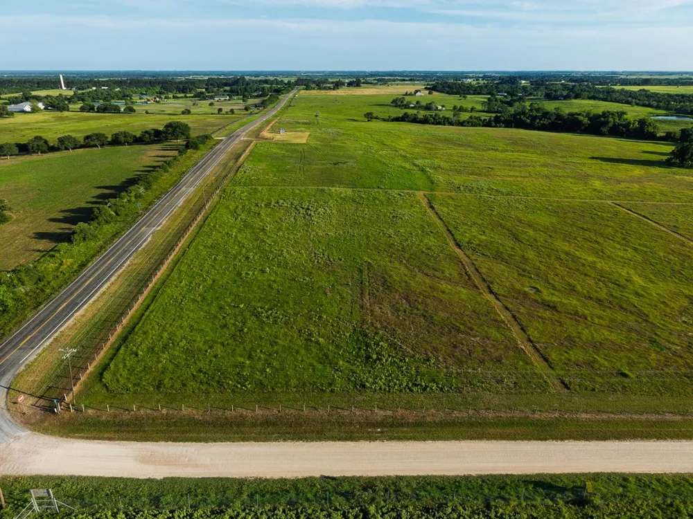 8245 Tottenham Road Chappell Hill, TX 77426