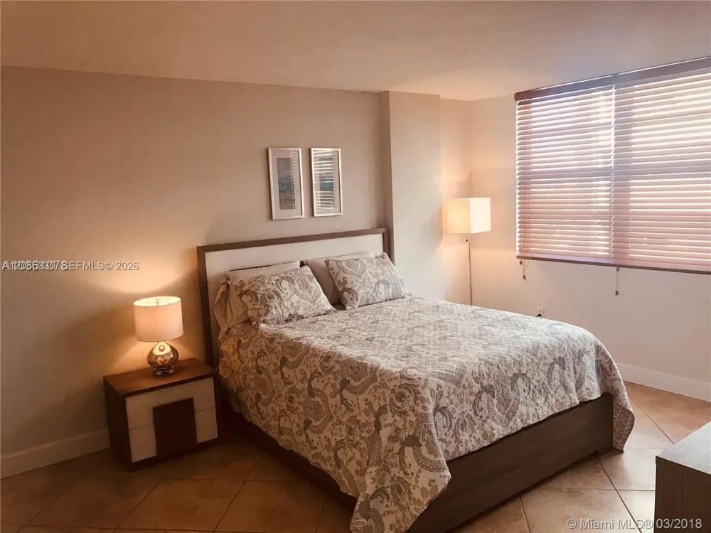 6917 Collins Ave #912 Miami Beach, FL 33141