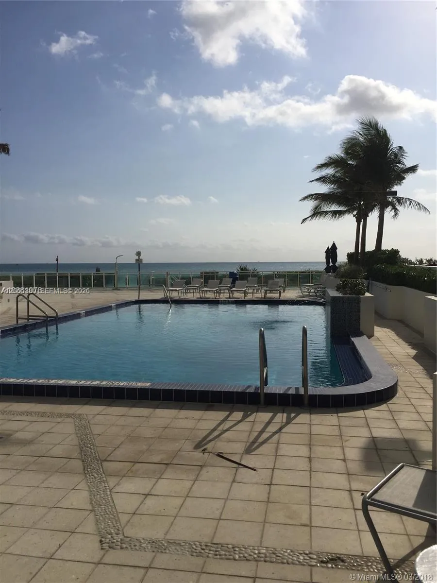 6917 Collins Ave #912 Miami Beach, FL 33141