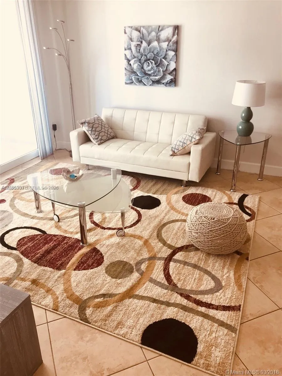 6917 Collins Ave #912 Miami Beach, FL 33141