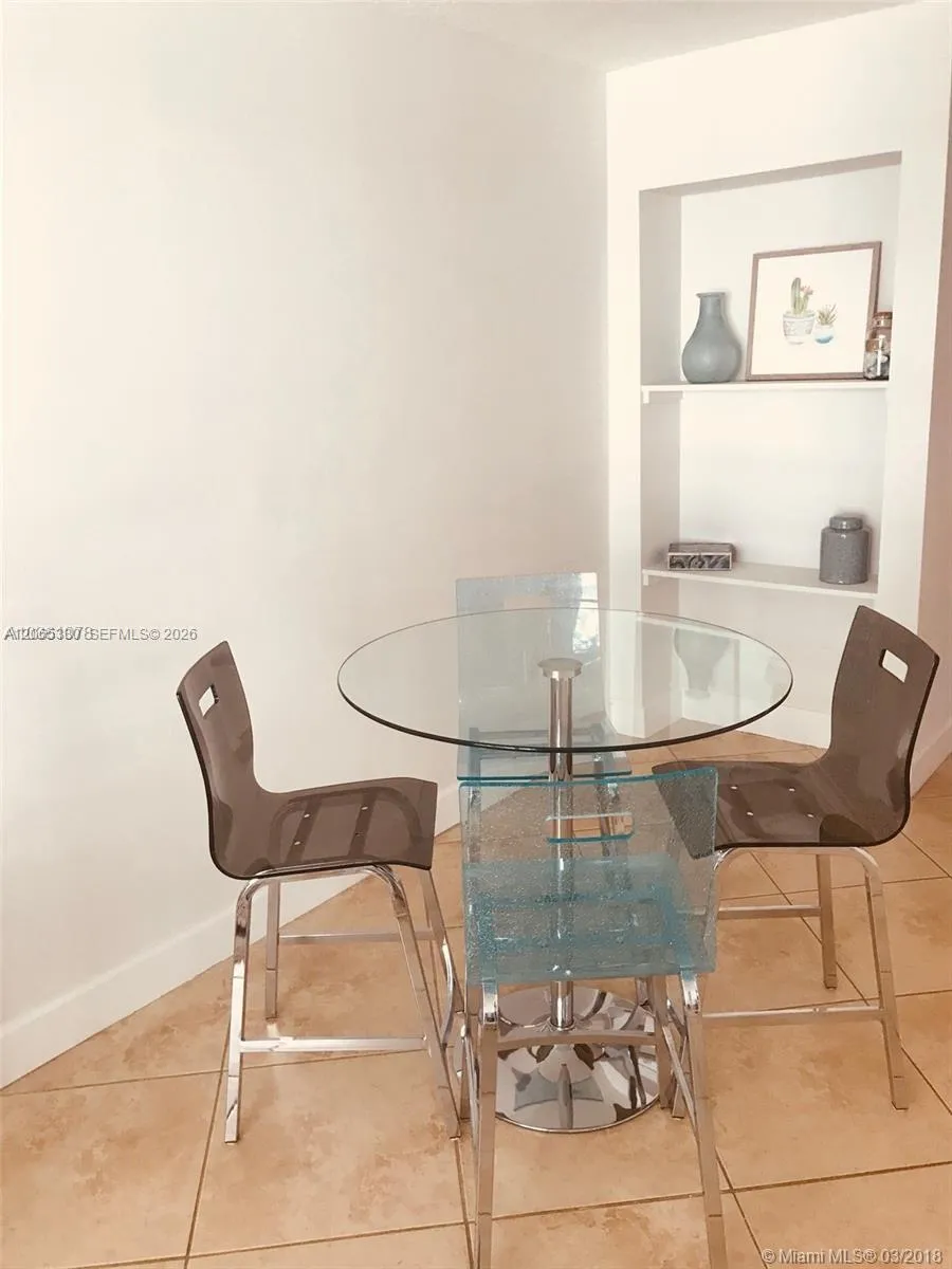 6917 Collins Ave #912 Miami Beach, FL 33141