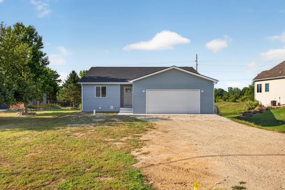 14869 Hilltop Drive Cement City, MI 49233