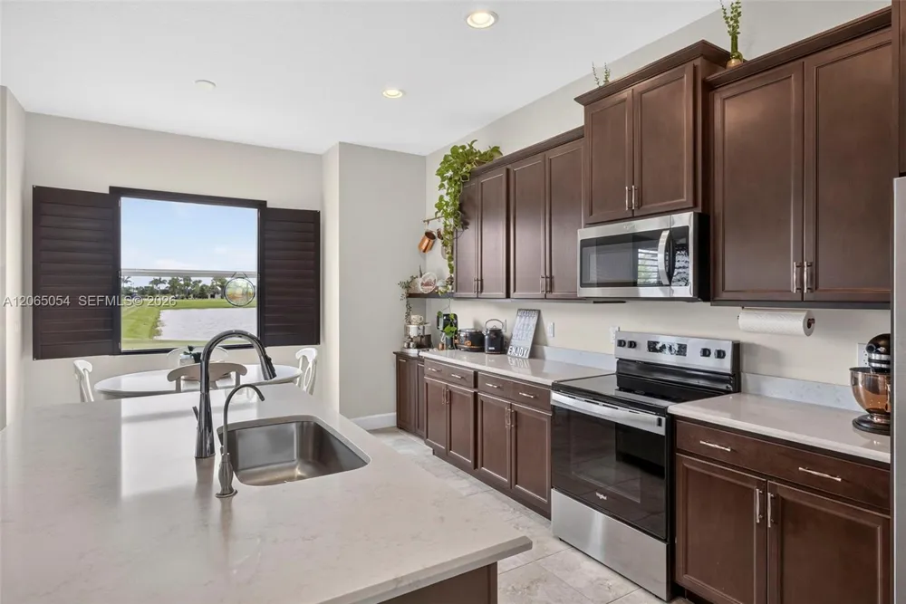 5691 Bristlecone Commoms Westlake, FL 33470