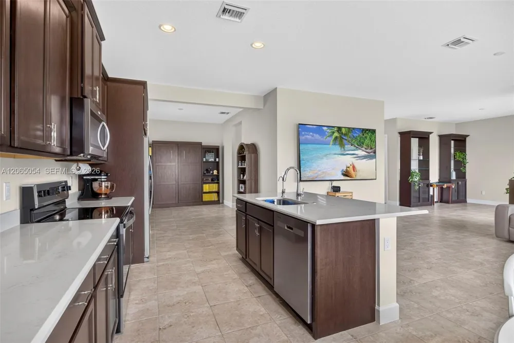 5691 Bristlecone Commoms Westlake, FL 33470