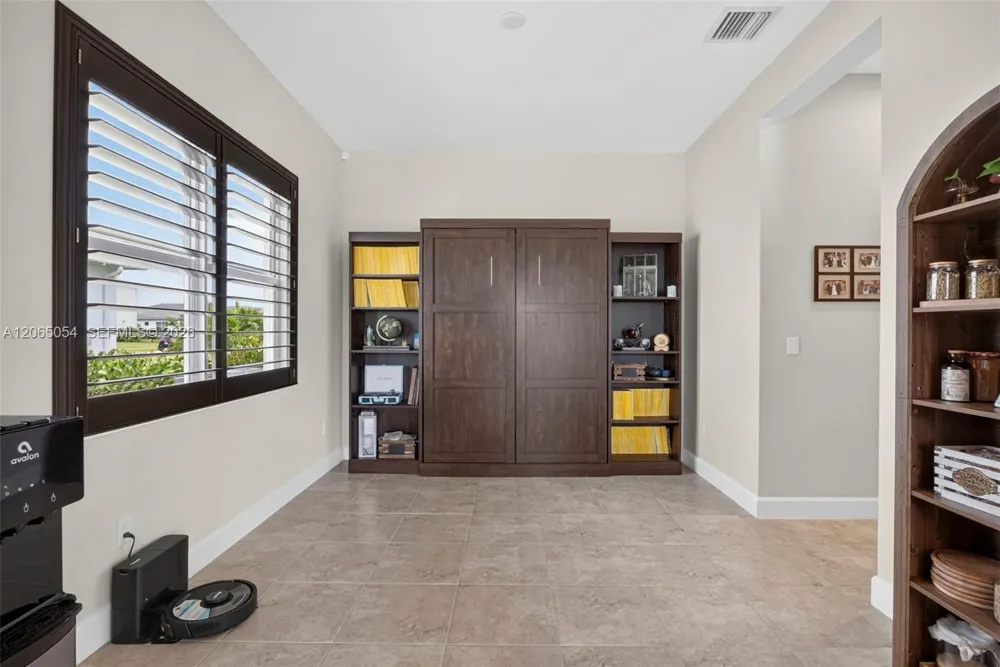 5691 Bristlecone Commoms Westlake, FL 33470