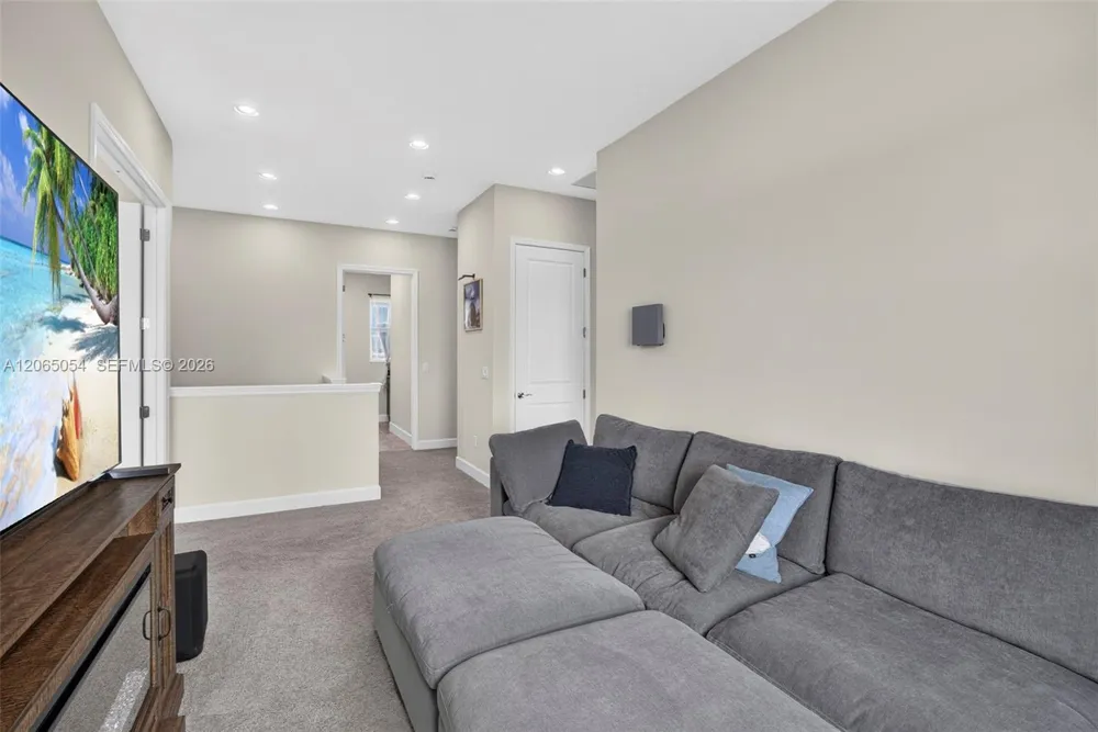 5691 Bristlecone Commoms Westlake, FL 33470