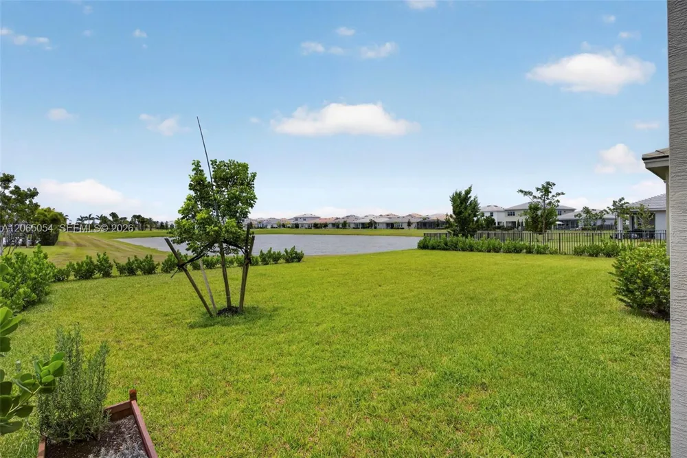 5691 Bristlecone Commoms Westlake, FL 33470