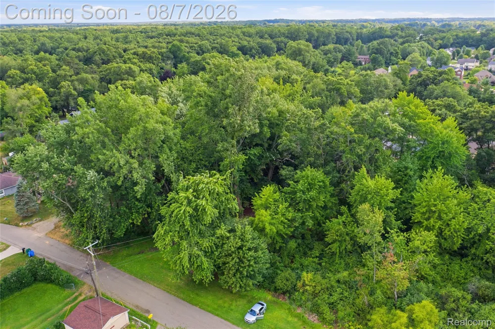Gittins Street Commerce Charter Township, MI 48382
