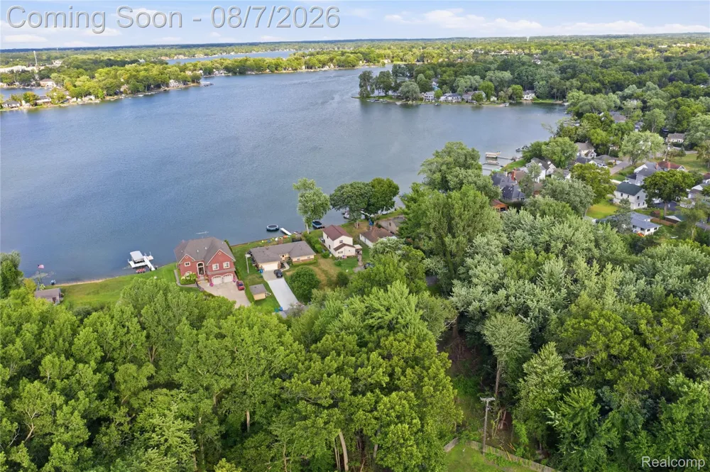 Gittins Street Commerce Charter Township, MI 48382