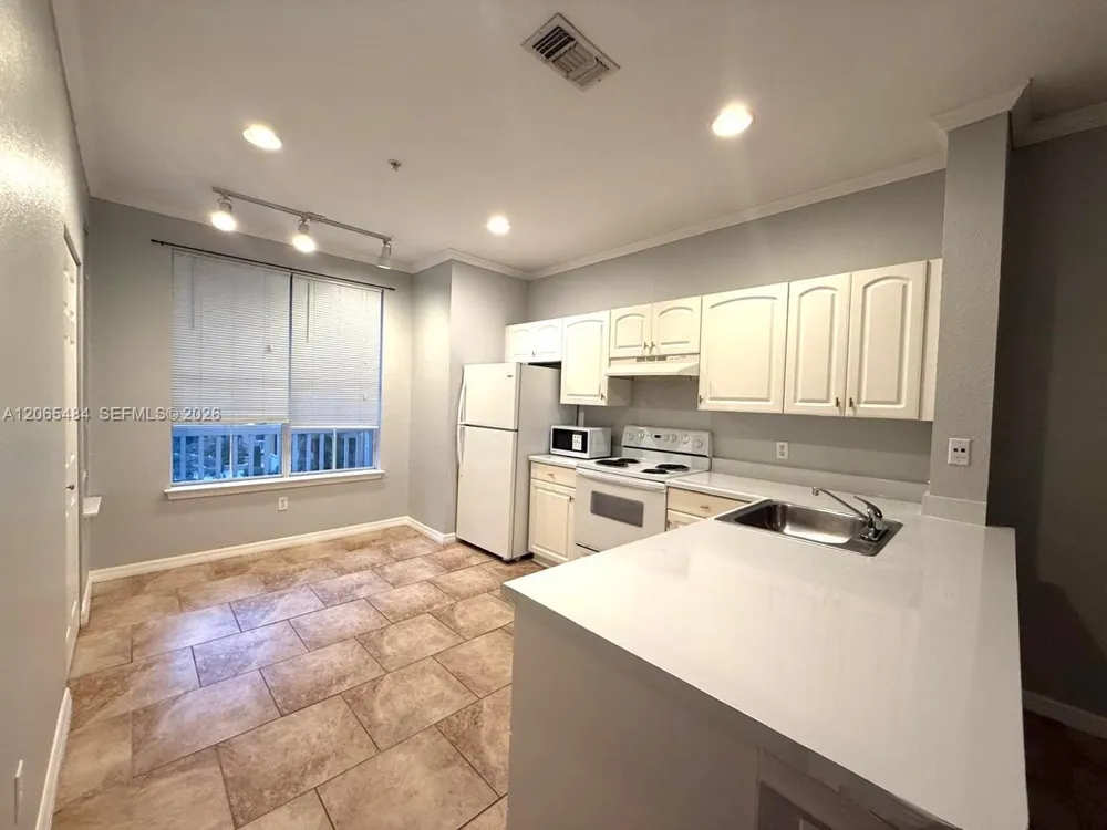 860 N Orange Ave #258 Orlando, FL 33180