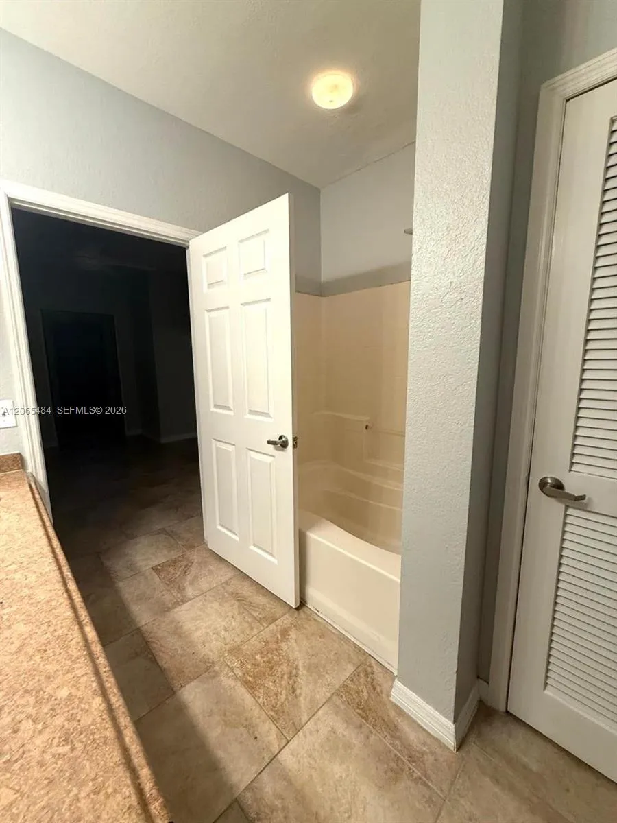 860 N Orange Ave #258 Orlando, FL 33180