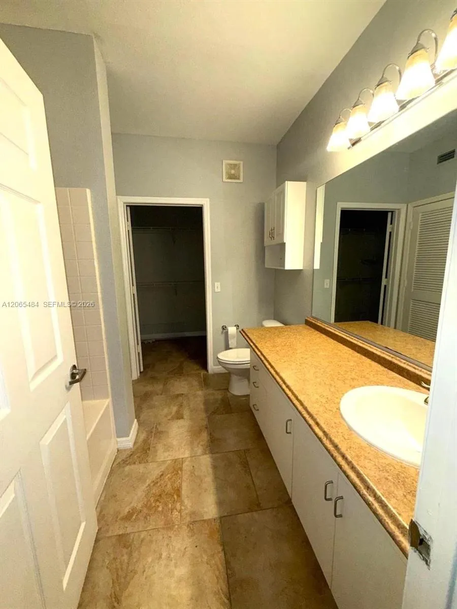 860 N Orange Ave #258 Orlando, FL 33180