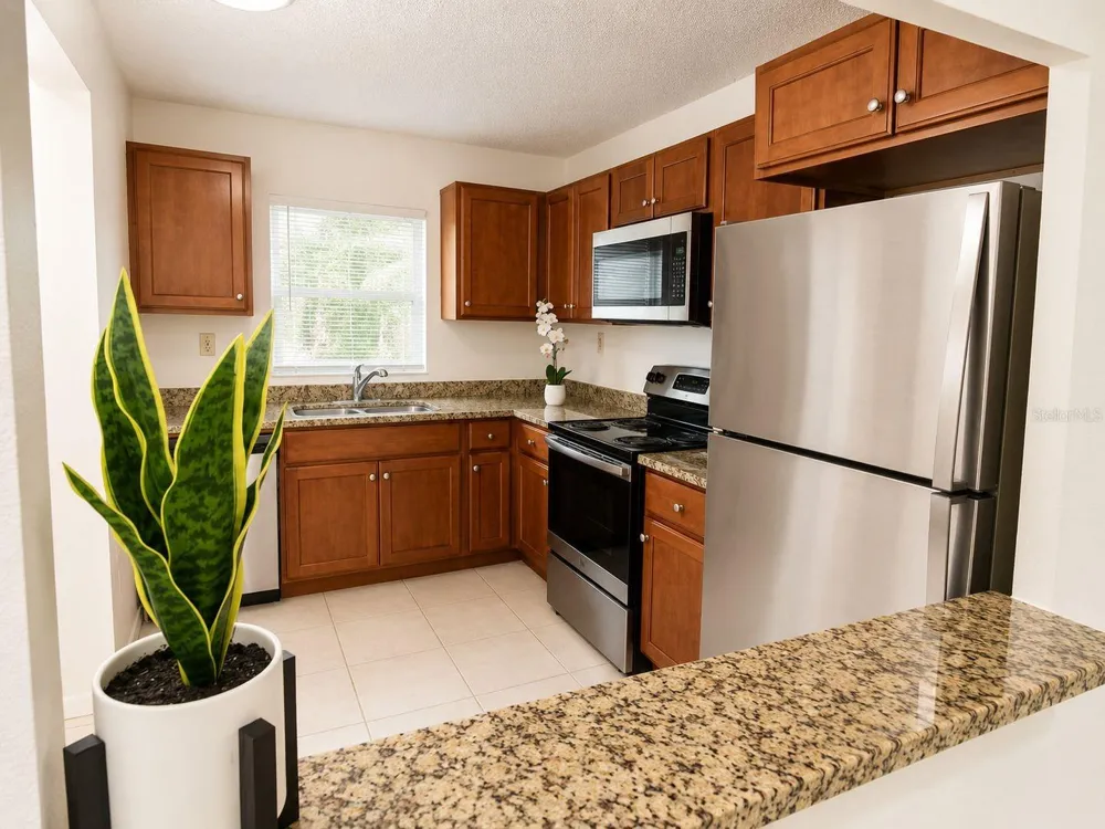 2812 SOMERSET PARK DRIVE #105 Tampa, FL 33613