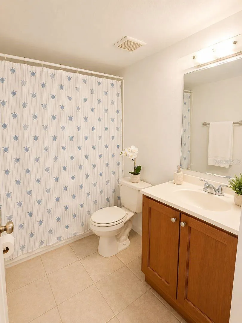 2812 SOMERSET PARK DRIVE #105 Tampa, FL 33613