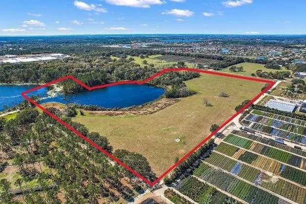 BRITT ROAD AND FUTURE FARM DRIVE Mount Dora, FL 32757