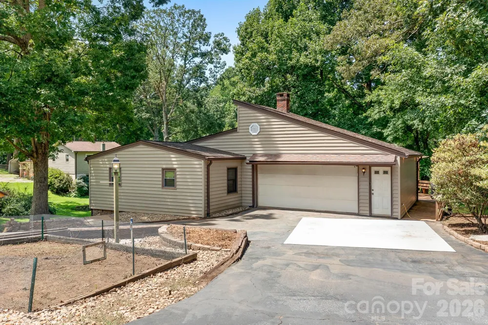 7224 Right Angle Street Sherrills Ford, NC 28673