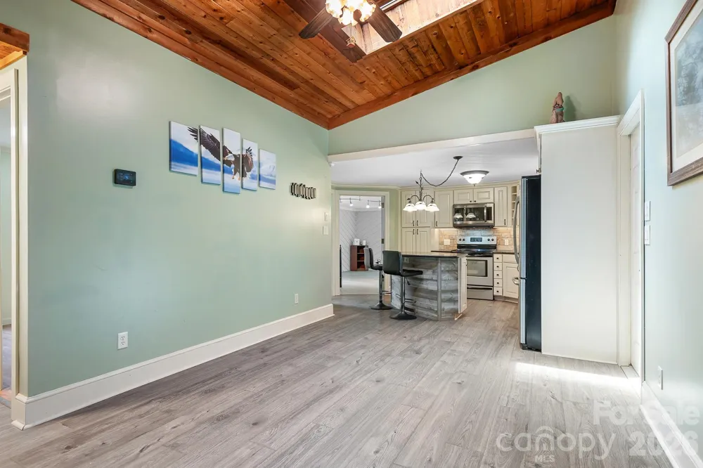 7224 Right Angle Street Sherrills Ford, NC 28673