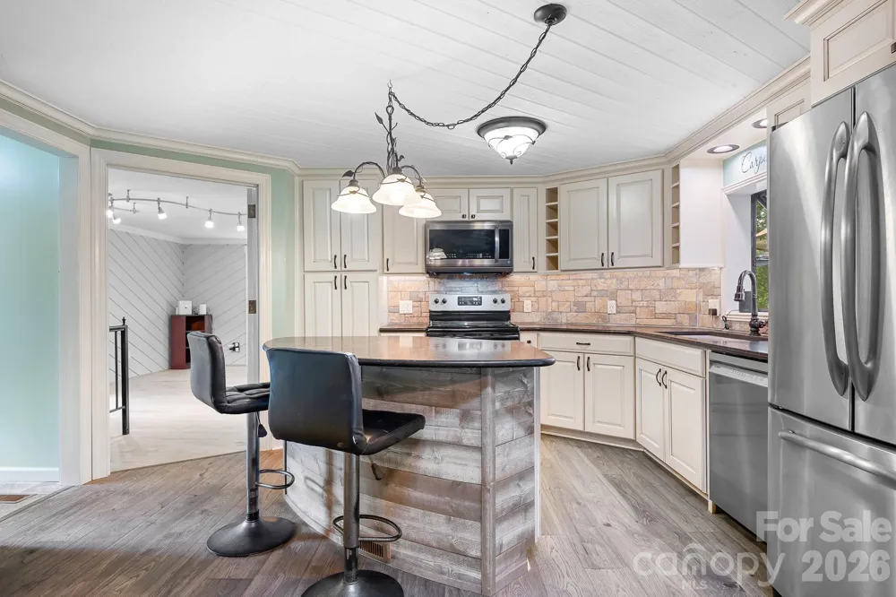 7224 Right Angle Street Sherrills Ford, NC 28673