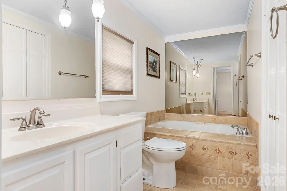 7224 Right Angle Street Sherrills Ford, NC 28673