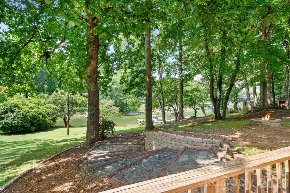 7224 Right Angle Street Sherrills Ford, NC 28673