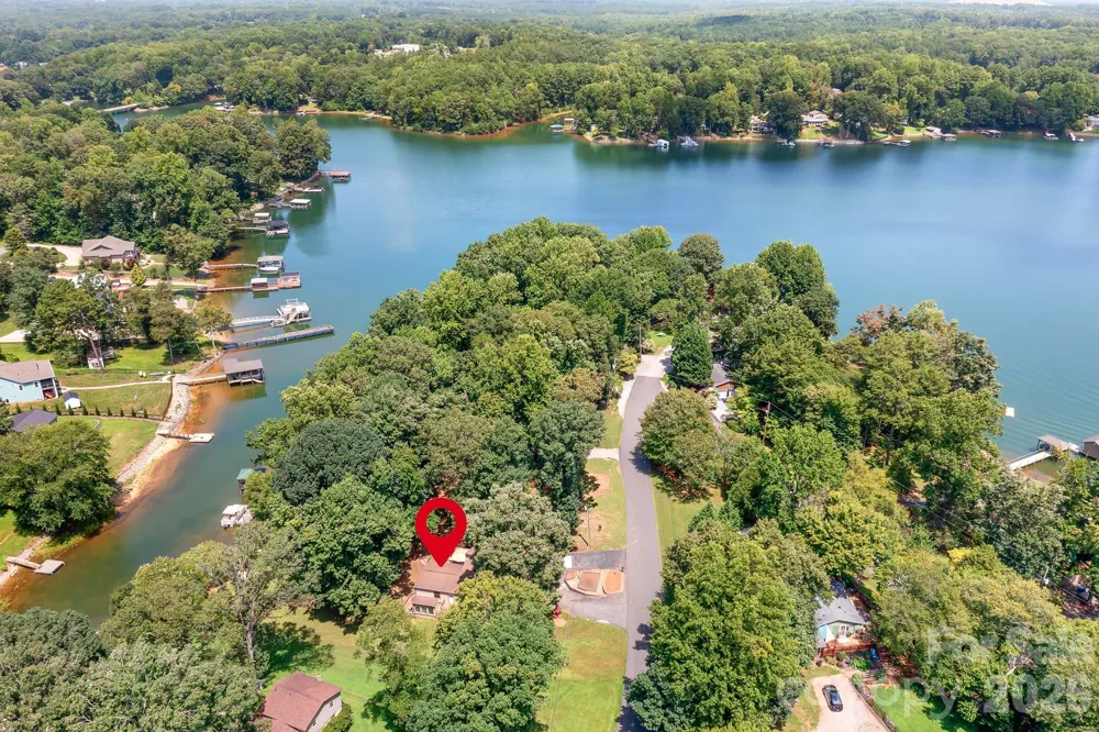 7224 Right Angle Street Sherrills Ford, NC 28673