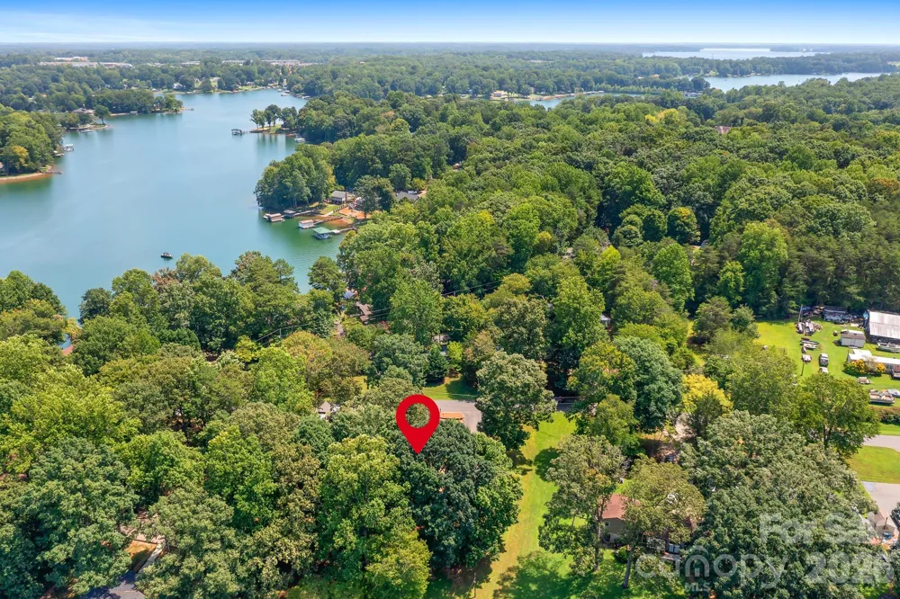 7224 Right Angle Street Sherrills Ford, NC 28673