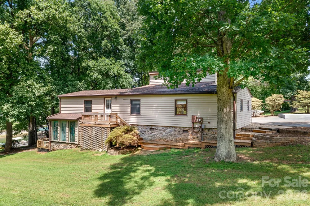 7224 Right Angle Street Sherrills Ford, NC 28673