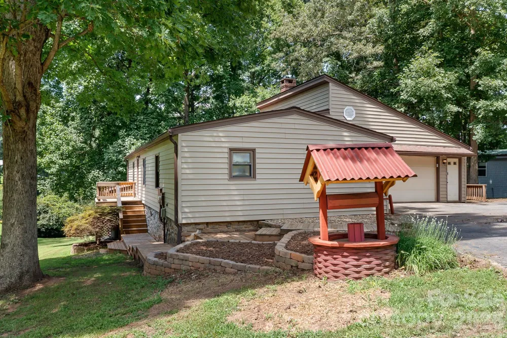 7224 Right Angle Street Sherrills Ford, NC 28673