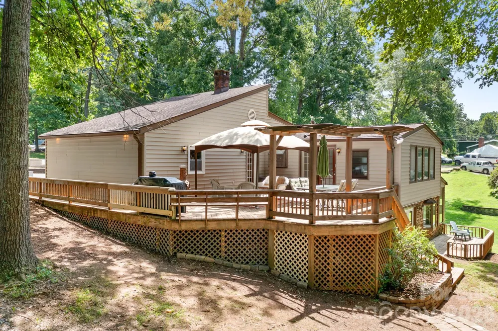 7224 Right Angle Street Sherrills Ford, NC 28673