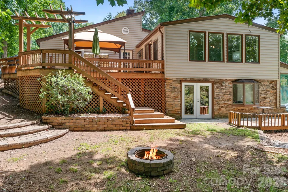7224 Right Angle Street Sherrills Ford, NC 28673