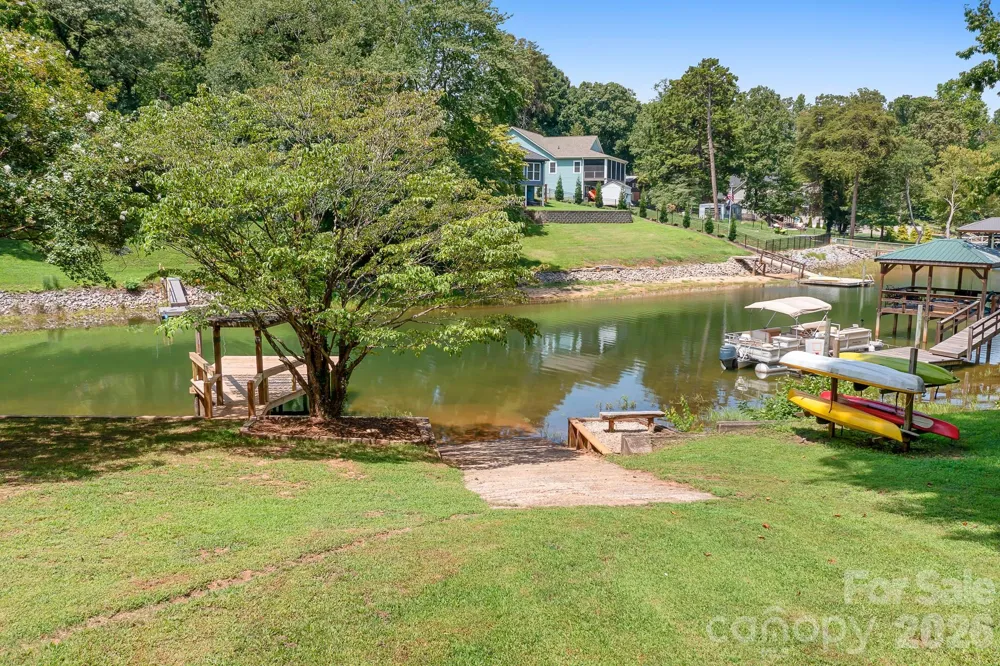 7224 Right Angle Street Sherrills Ford, NC 28673