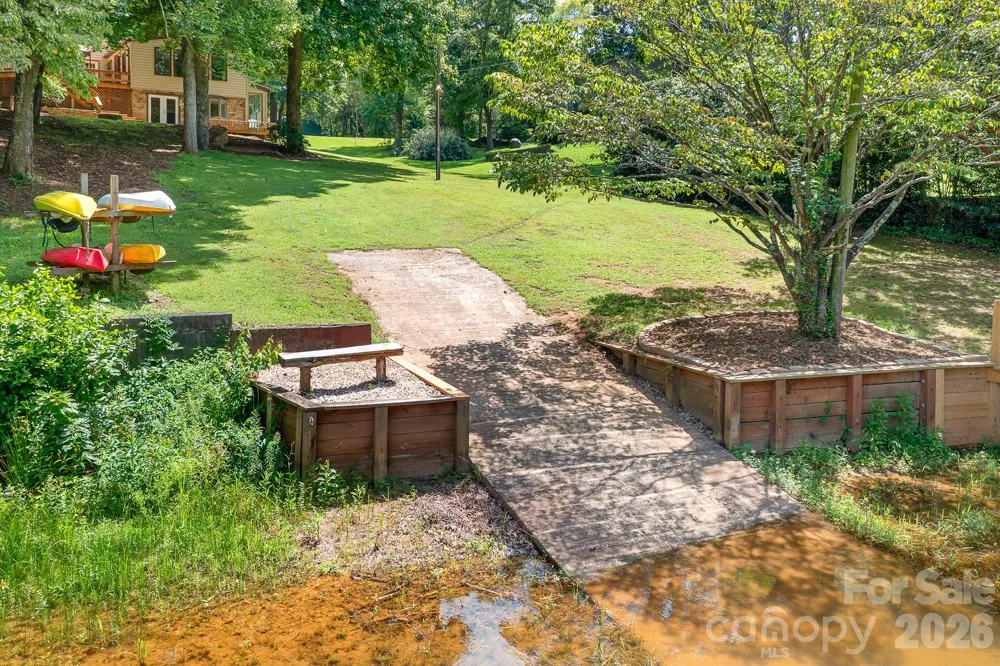7224 Right Angle Street Sherrills Ford, NC 28673