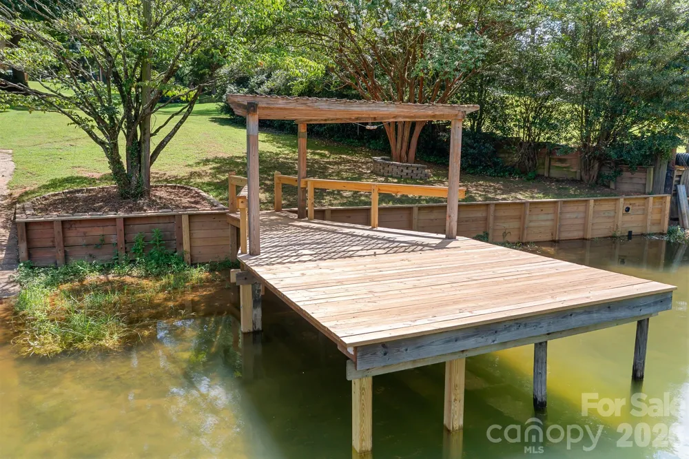 7224 Right Angle Street Sherrills Ford, NC 28673