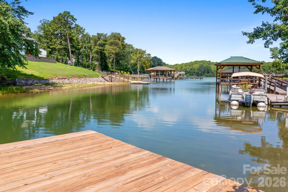 7224 Right Angle Street Sherrills Ford, NC 28673