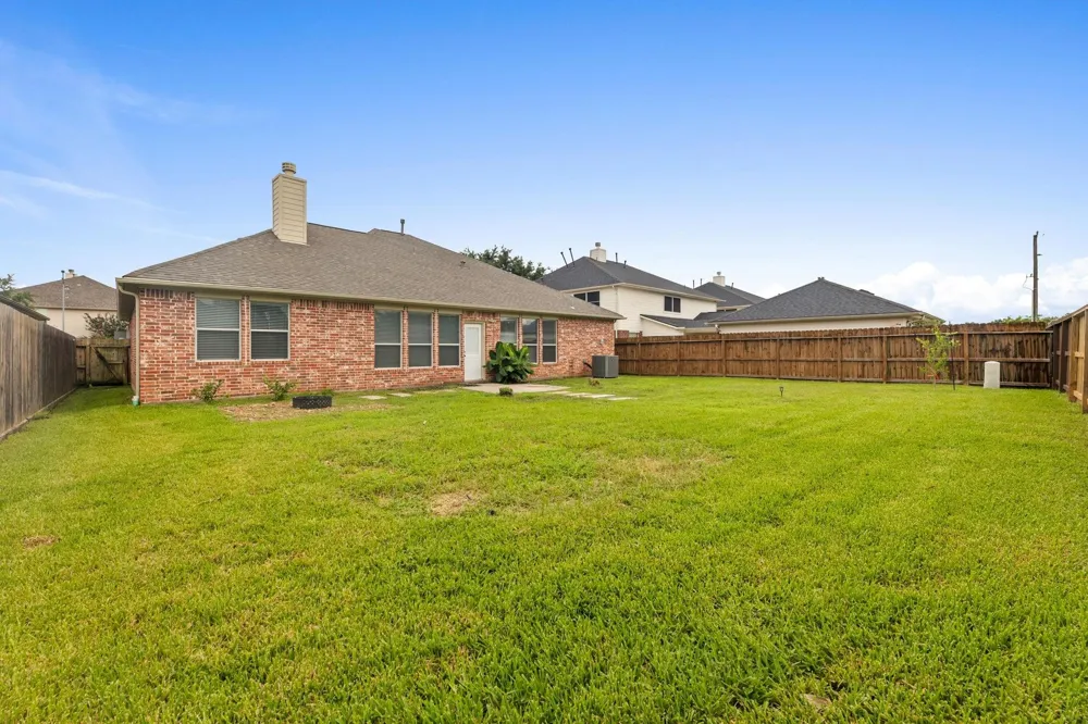 4432 Mae Street Friendswood, TX 77546