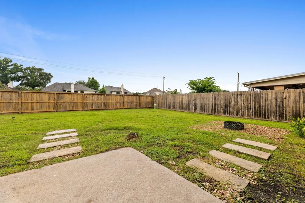 4432 Mae Street Friendswood, TX 77546