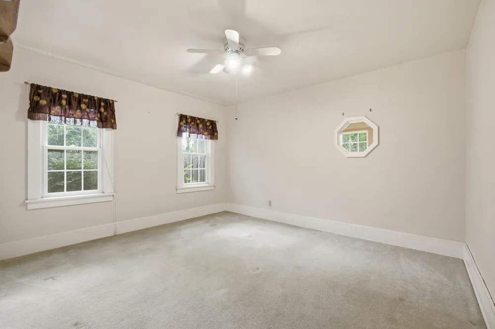 909 Moulton Avenue Muskegon, MI 49445