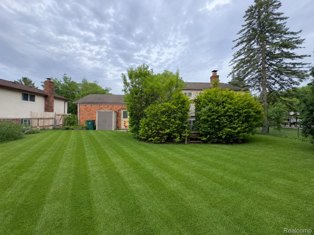 3757 Oxley Drive Troy City, MI 48083