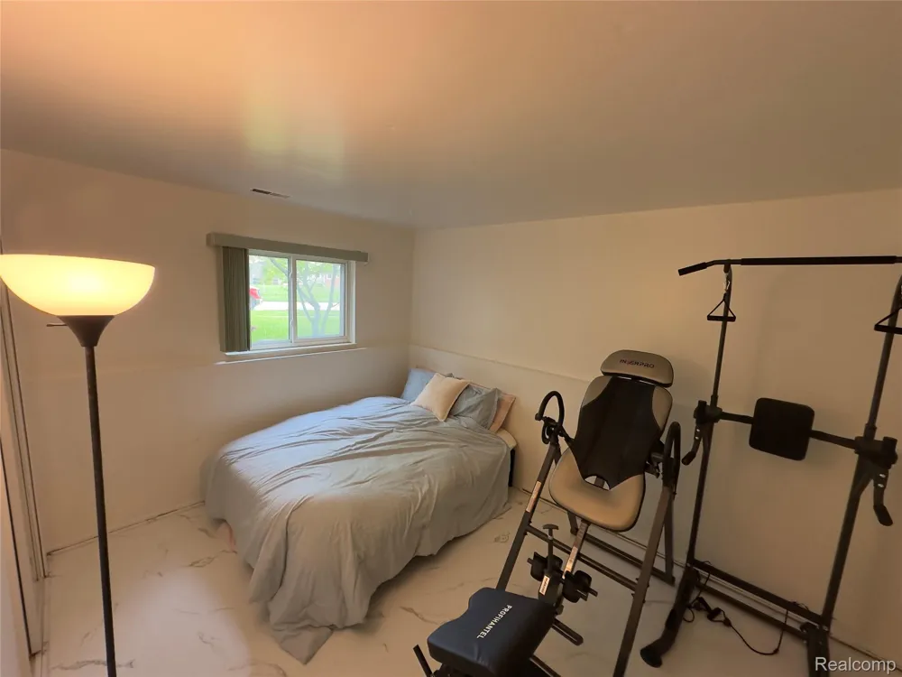 3757 Oxley Drive Troy City, MI 48083