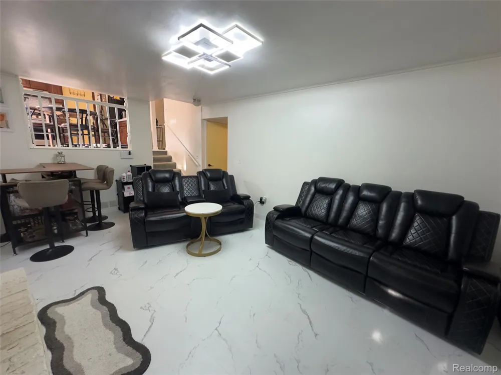3757 Oxley Drive Troy City, MI 48083