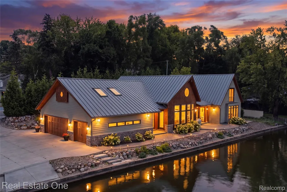 9276 Silverside Green Oak Township, MI 48178