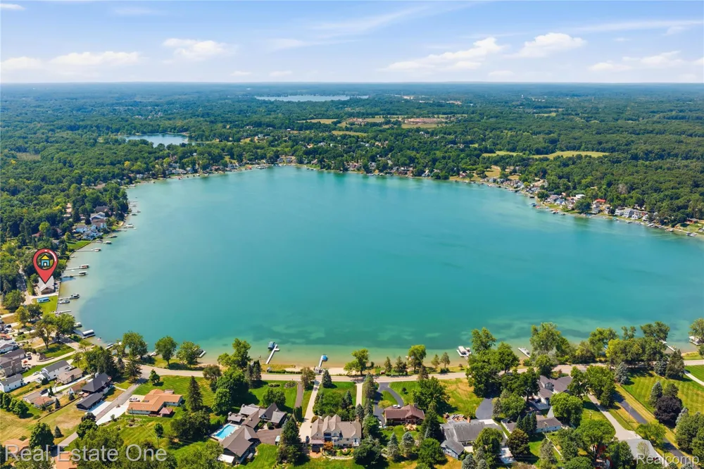 9276 Silverside Green Oak Township, MI 48178