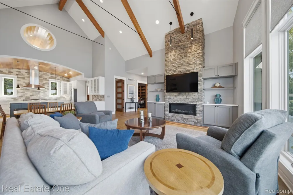 9276 Silverside Green Oak Township, MI 48178