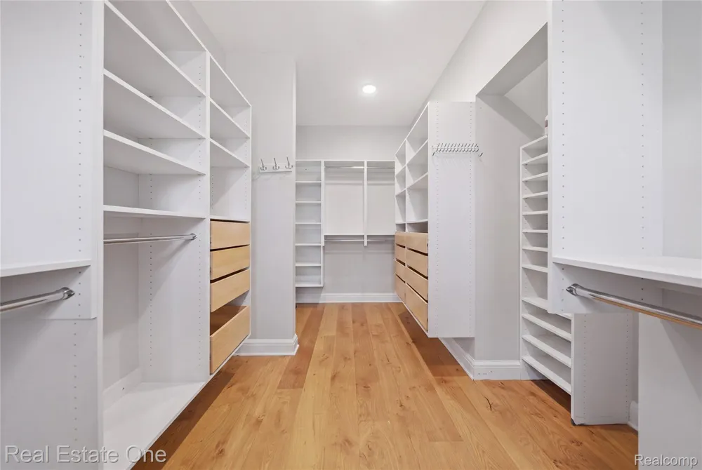 9276 Silverside Green Oak Township, MI 48178